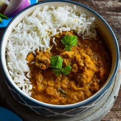 A picture of Piping hot Daal-Chicken.