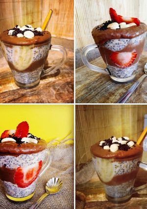 Φωτογραφία της συνταγής Overnight oatmeal με chia, μπανάνα και καραμέλα από χουρμάδες