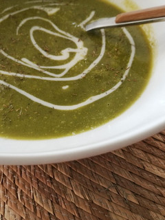 Una foto de Crema de acelga y calabacita 💚