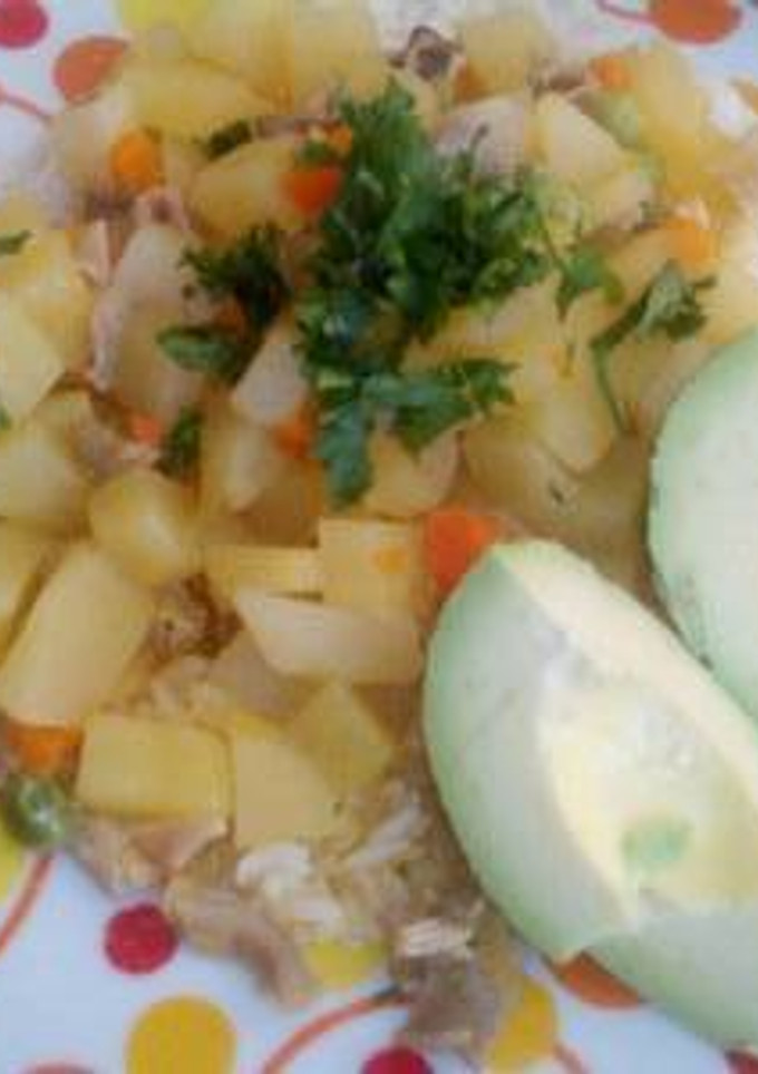 Una foto de Cau cau con palta