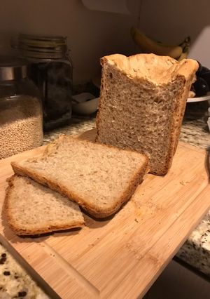 Una foto de Pan integral con semillas (máquina)