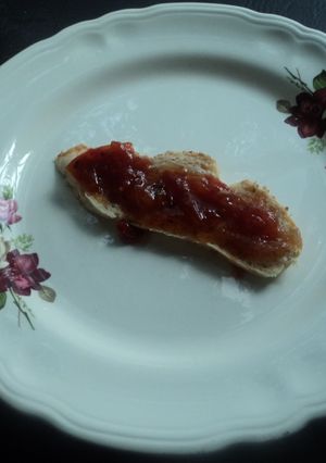 Una foto de Mermelada de cebolla, tomate cherry y chile piquín a la mexicana las correa. México