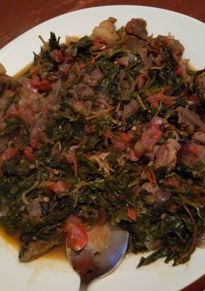 A picture of Kienyeji mix vegetables+ meat.