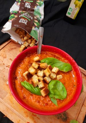 Une photo de Soupe de poivron rouge