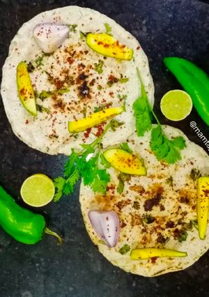 A picture of Jowar Bhakri.