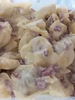 Una foto de 251. Tortellinis con jamón