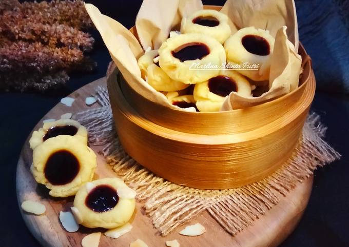 Resep memasak Thumbprint Cookies Almond Blueberry dijamin nagih banget