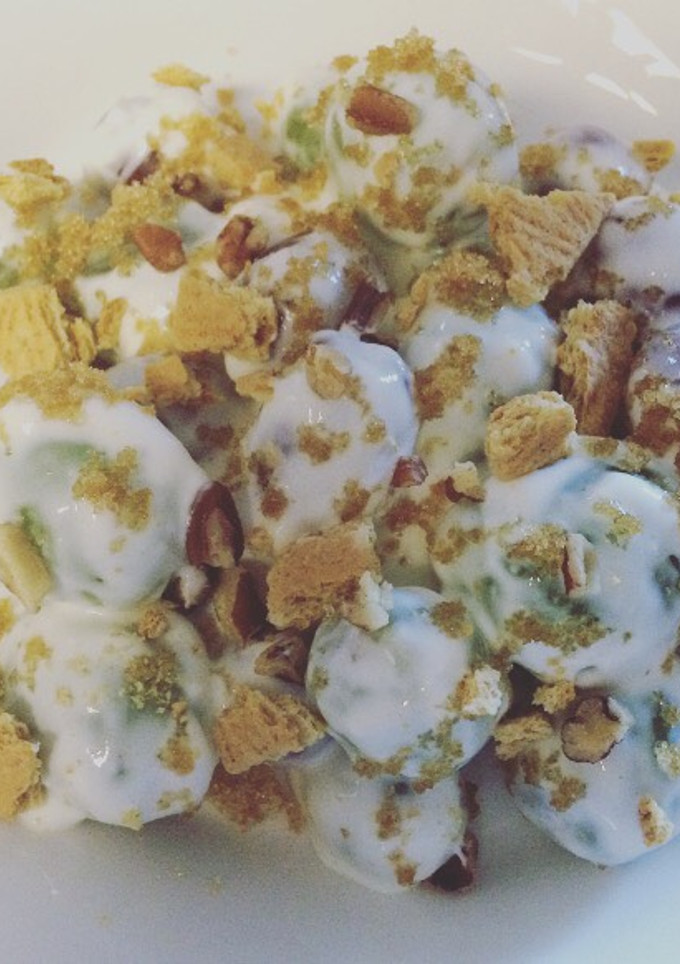 A picture of Lisa's Grape salad.