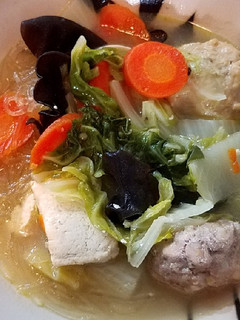 A picture of Napa cabbage tofu and chickenball soup *Instant pot max*三鲜粉丝汤#mommasrecipes.