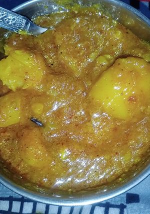 दम आलू (dum aloo recipe in HIndi) रेसिपी मुख्य फोटो