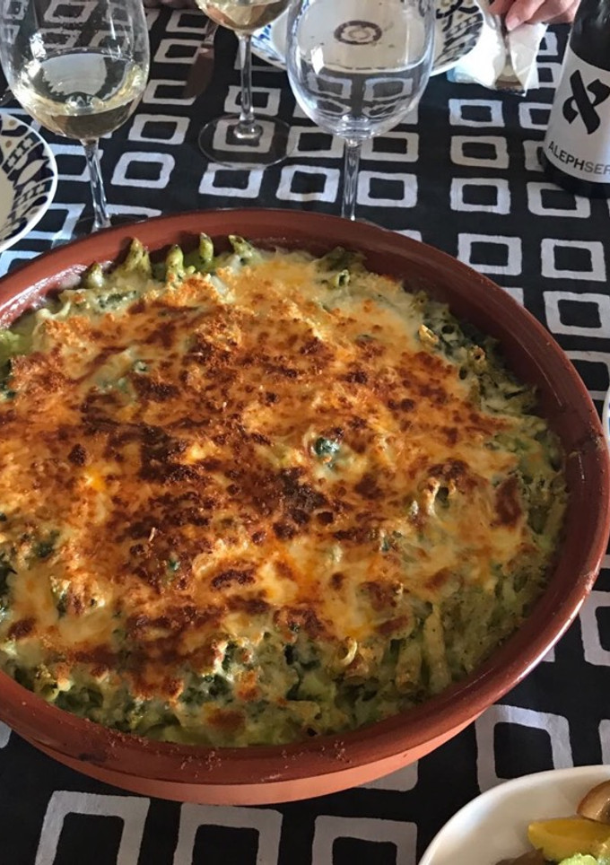 Una foto de Macarrones de espinacas y atún gratinados