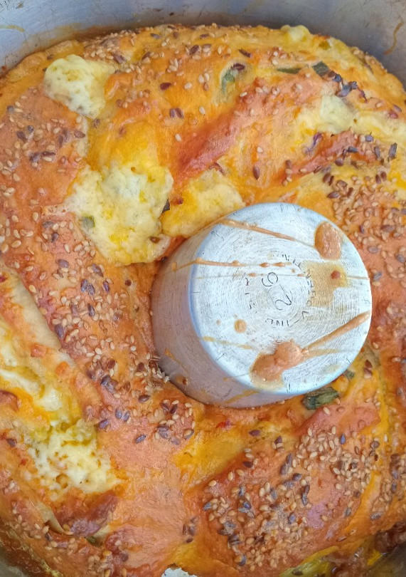 Una foto de Rosca de cebolla de verdeo y Queso 🧀 🧀 🧀 🧀