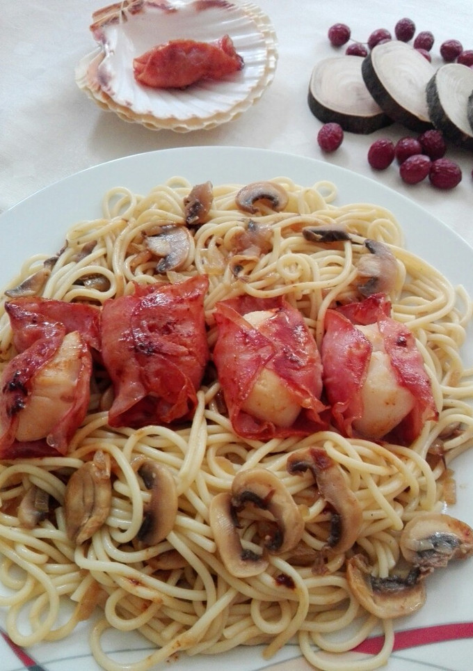 Una foto de Spaghetti estilo risotto con vieiras y bacon