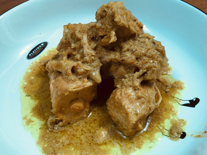 Bagaimana Menyiapkan Rendang Ayam Simpel, Sempurna