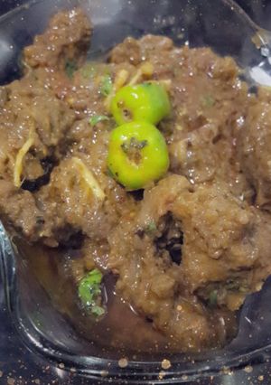 A picture of Pyaz gosht.