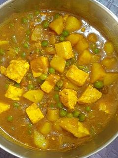 মটর পনির (matar paneer recipe in Bengali) রেসিপির প্রধান ছবি