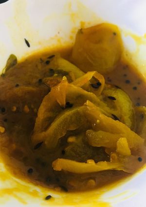 A picture of Mango chutney.