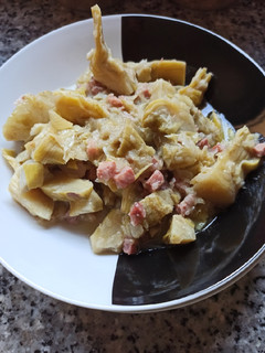 Una foto de Alcachofas con jamón con Mambo