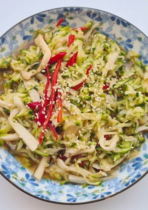 涼拌櫛瓜杏鮑菇 的食譜成品照片