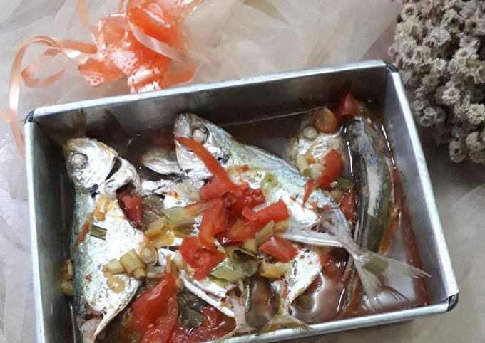 Steam ikan selar with sambal bawang