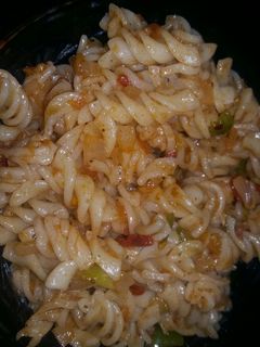 रेड सॉस रिंकल पास्ता (Red sauce wrinkle pasta recipe in Hindi) रेसिपी मुख्य फोटो