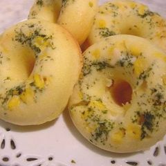 A picture of Oil-free Baked Savory Donuts.