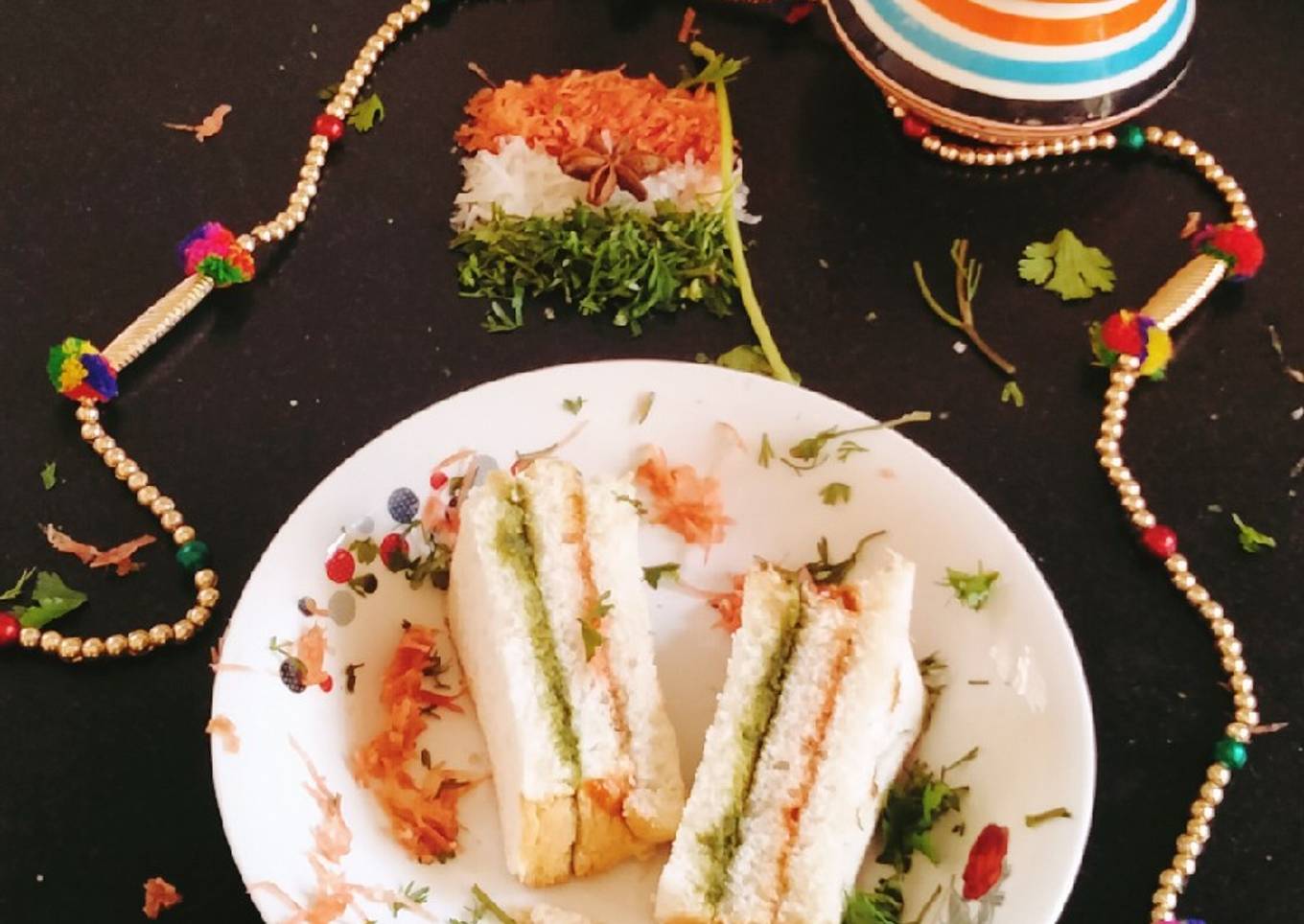Three layers sandwich