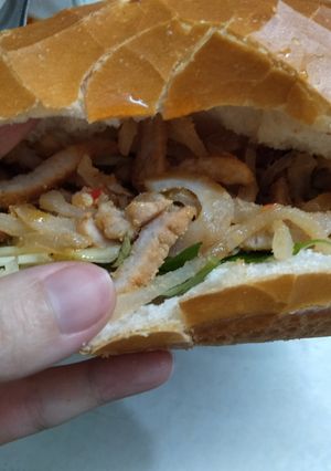 Hình của món Bánh mì bì thịt.