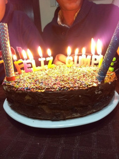 Una foto de Torta de cumpleaños sencilla