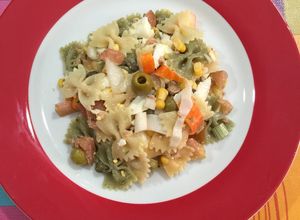 Una foto de Ensalada de pasta de pajaritas