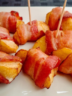 A picture of Bacon Wrapped Apples.