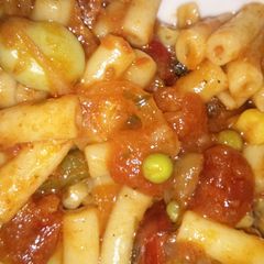 A picture of Macaroni With Veggies In Tomato Sauce.