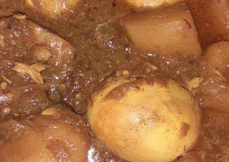 Simple Way to Prepare Any-night-of-the-week ডিম আলু র গ্রেভি (Egg potato gravy recipe in bengali)