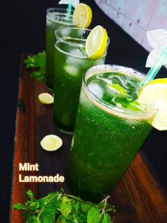 A picture of Mint Lemonade.