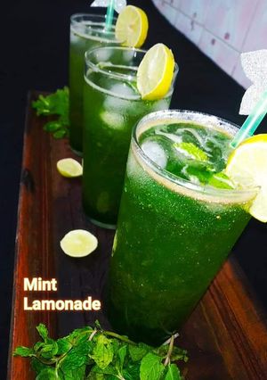A picture of Mint Lemonade.