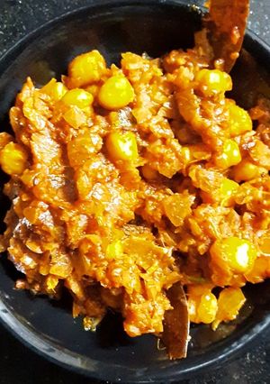 छोले मसाला (chole masala recipe in marathi) रेसिपी चे मुख्य फोटो 