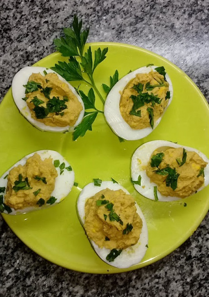 Una foto de Huevos rellenos con paté