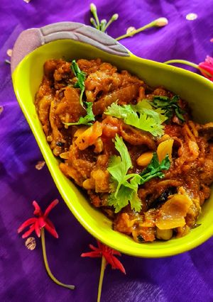 बैंगन का भरता (Baingan ka bharta recipe in hindi) रेसिपी मुख्य फोटो