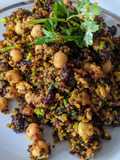 Ensalada de quinoa con garbanzos estilo marroquí