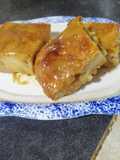 Colegial con manzana (budín de pan)