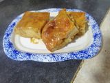 Colegial con manzana (budín de pan)