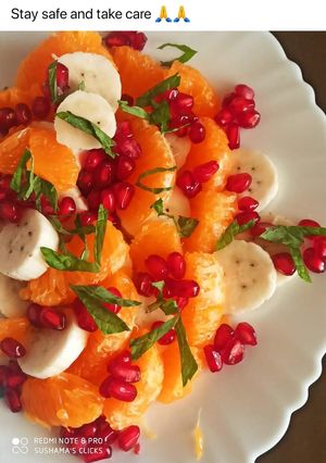 ફ્રૂટ સલાડ (Fruit Salad Recipe In Gujarati) રેસીપી મુખ્ય ફોટો
