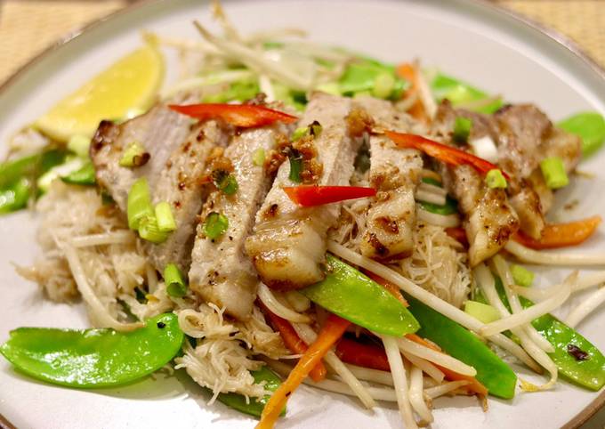 Simple Way to Prepare Super Quick Homemade Asian Style Grilled pork chops with vermicelli noodles 🍜