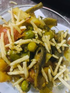 टमाटर सेम फली मटर की सब्जी (Tamatar sem phali matar ki sabzi recipe in hindi) रेसिपी मुख्य फोटो