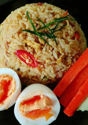 รูปของ ข้าวผัดคั่วกลิ้งอกไก่สับ