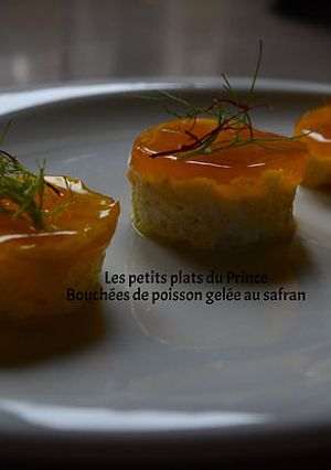 Une photo de Bouchées de poisson à la gelée de safran