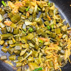 A picture of Frozen bhindi.