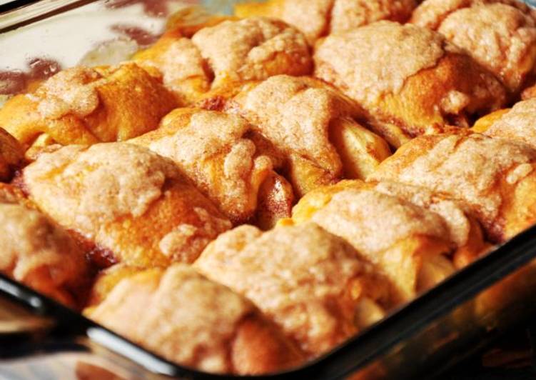 Recipe of Award-winning Crescent Roll Mountain Dew Apple Dumplings