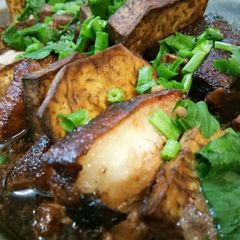 A picture of Hakka Steamed Pork Belly with Taro.