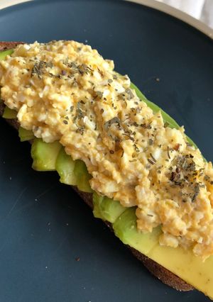 酪梨優格蛋沙拉開放三明治🥑 的食譜成品照片